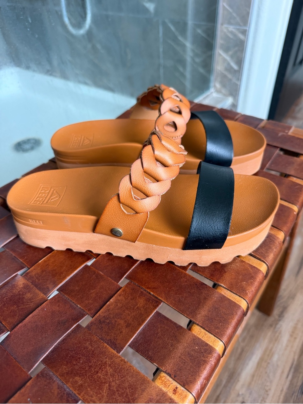 REEF Women's Cushion Vista Hi Twist Sandal  7.5